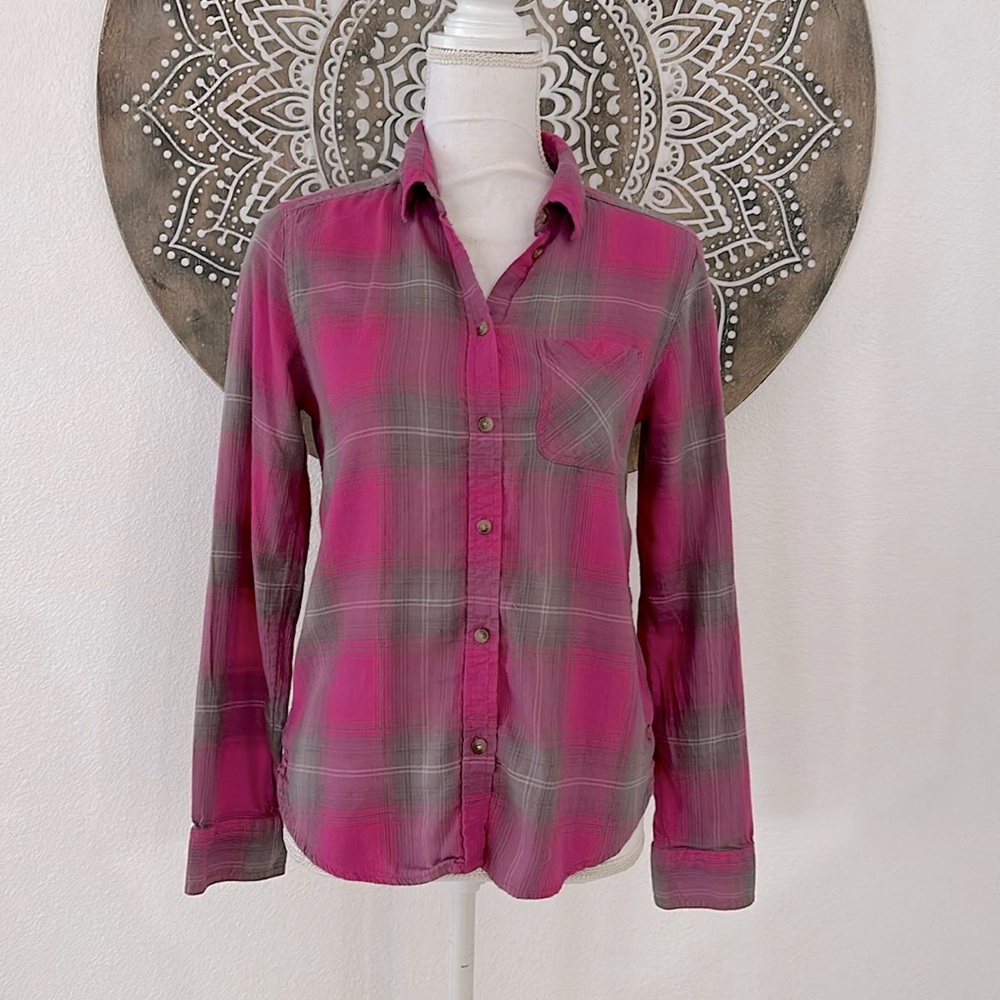 AMERICAN EAGLE Vintage Boyfriend fuchsia & gray plaid button down shirt, Size XS